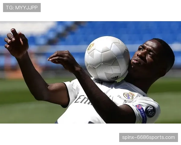 维尼修斯与亨利的边锋影响力差距:技术特点、战术角色与时代适配性解析 维尼修斯与亨利的边锋影响力差距:技术特点、战术角色与时代适配性解析